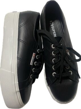 Superga Black Low-Top Lace-Up rSneakers with White Platform